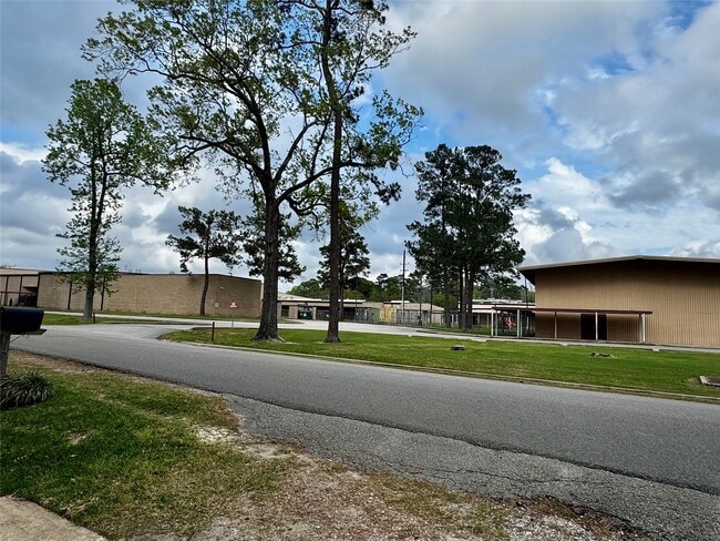 Building Photo - 24231 Shellbrook Dr