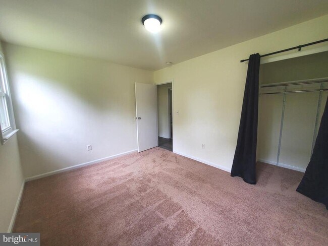 Building Photo - 161 Cooper Rd