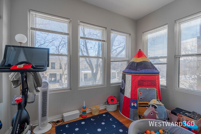 Building Photo - 5236 N Glenwood Ave