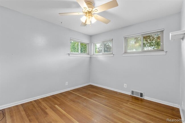 Building Photo - 1203 Hickory Ave