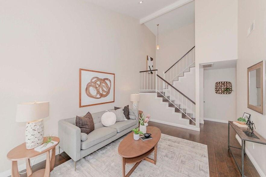 Building Photo - 2422 Coventry Cir