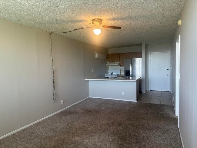 Building Photo - 2501 Riverside Dr