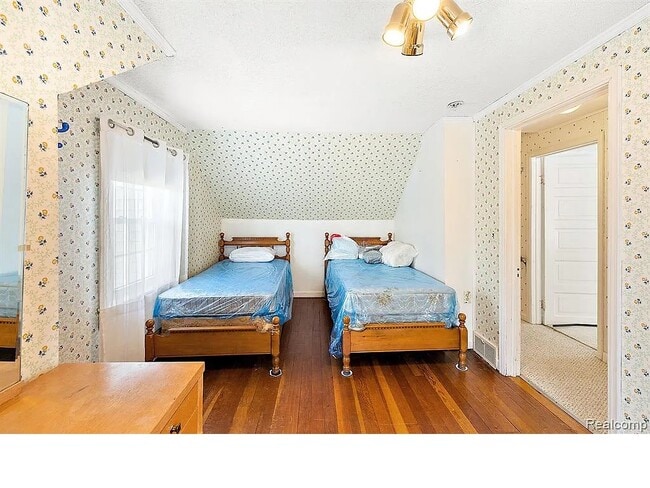 Building Photo - 3819 Island Park Dr