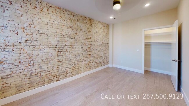 Building Photo - Gorgeous high end 2bd with W/D in unit. Ro...