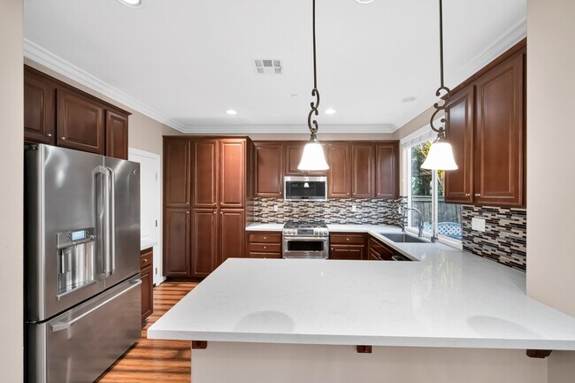 Building Photo - 10509 Hollingsworth Way