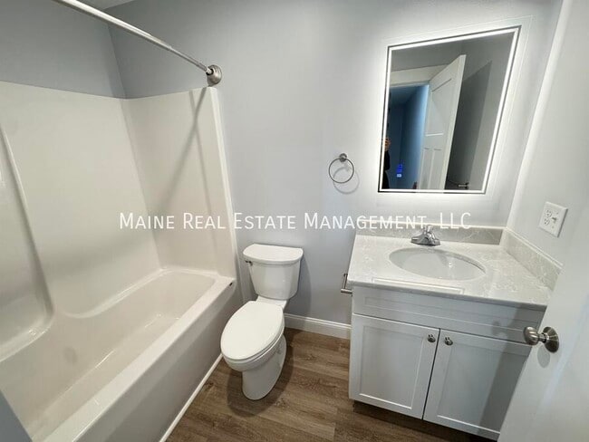Building Photo - 208 Rocky Rdg Dr