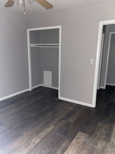 Primary Photo - 1885 N Taylor Rd