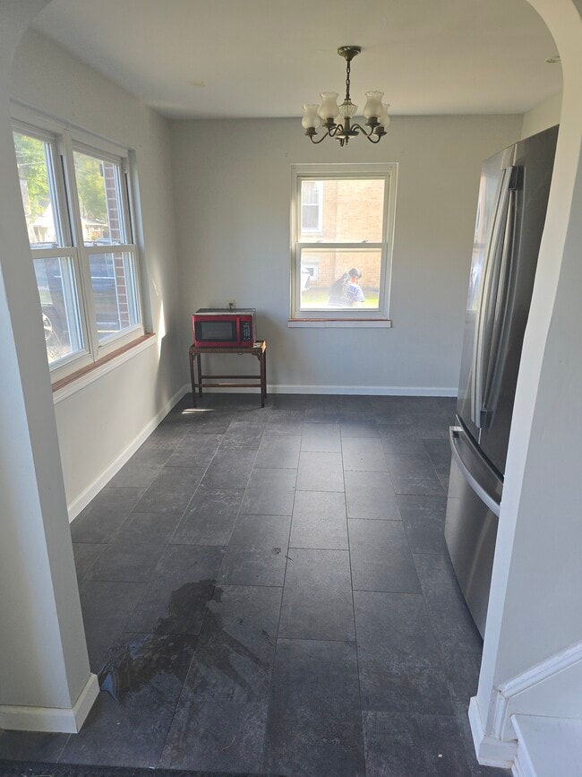 Building Photo - 2105 Donald Ave