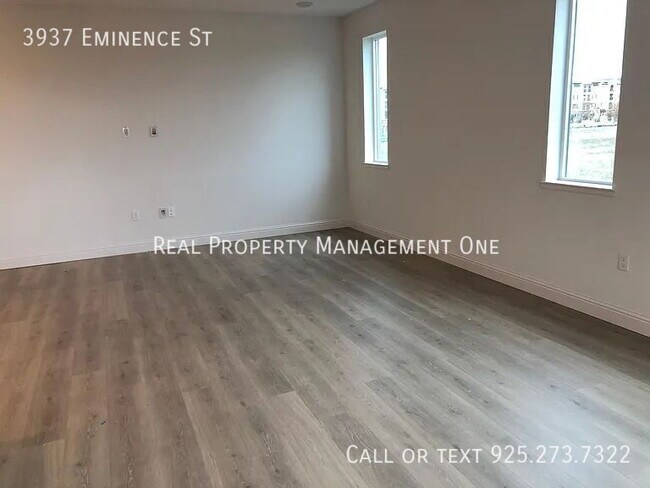 Building Photo - 3937 Eminence St