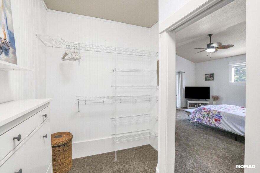 Building Photo - 1511 N Juniper Pl