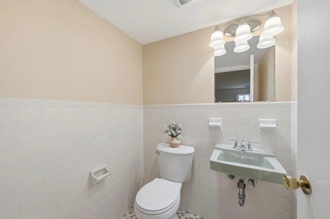 Building Photo - 9 Louisburg Square