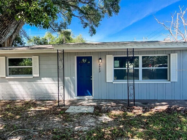 Primary Photo - 4949 Lake Ridge Ln
