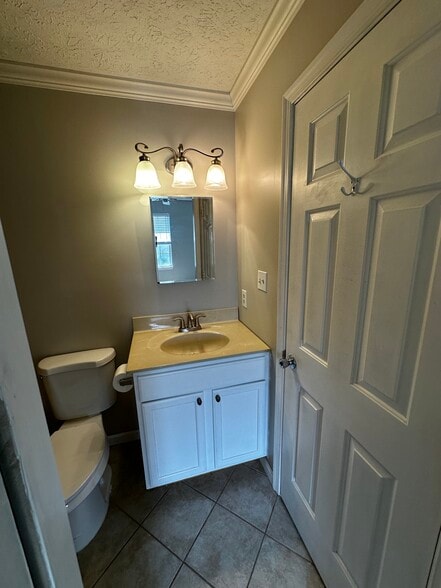 Building Photo - 1227 Athens Ct