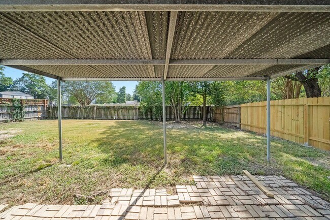 Building Photo - For Lease | 3 Bed, 2 Bath | 1,446 Sq Ft | ...
