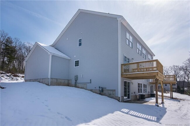 Building Photo - 28 Woodside Dr