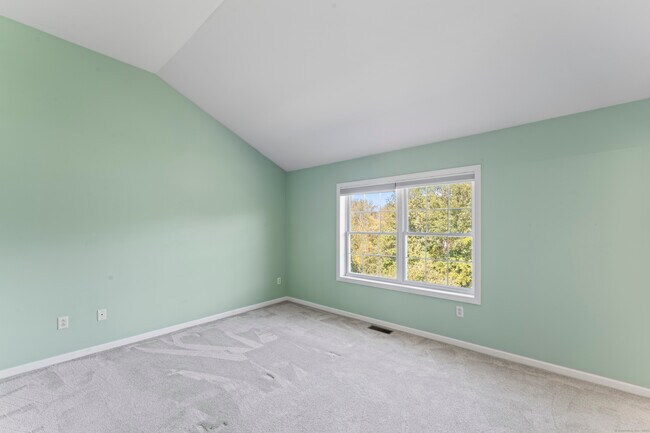 Building Photo - 601 Larson Dr