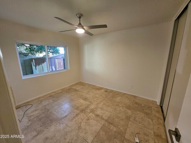 Building Photo - 2262 S Las Flores