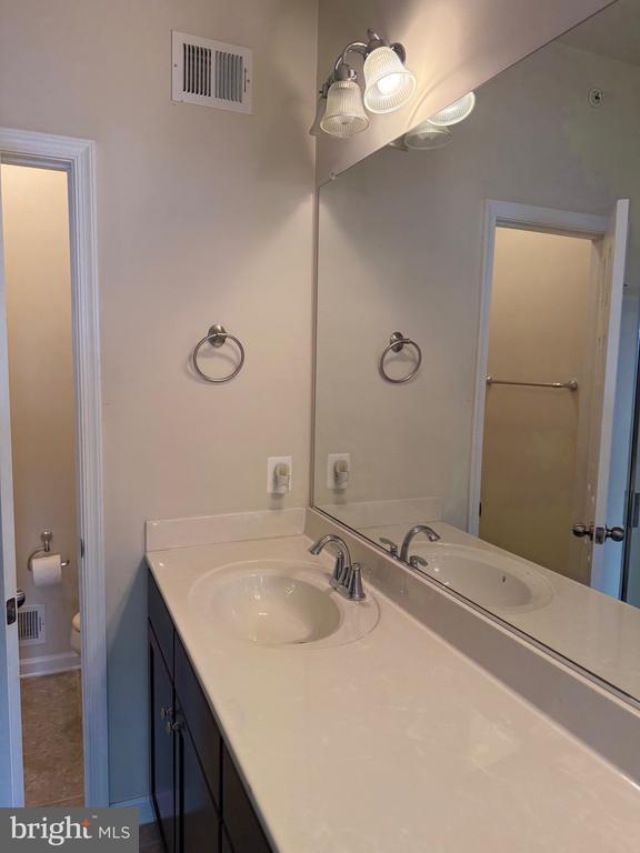 Building Photo - 12500 Rustic Rock Ln