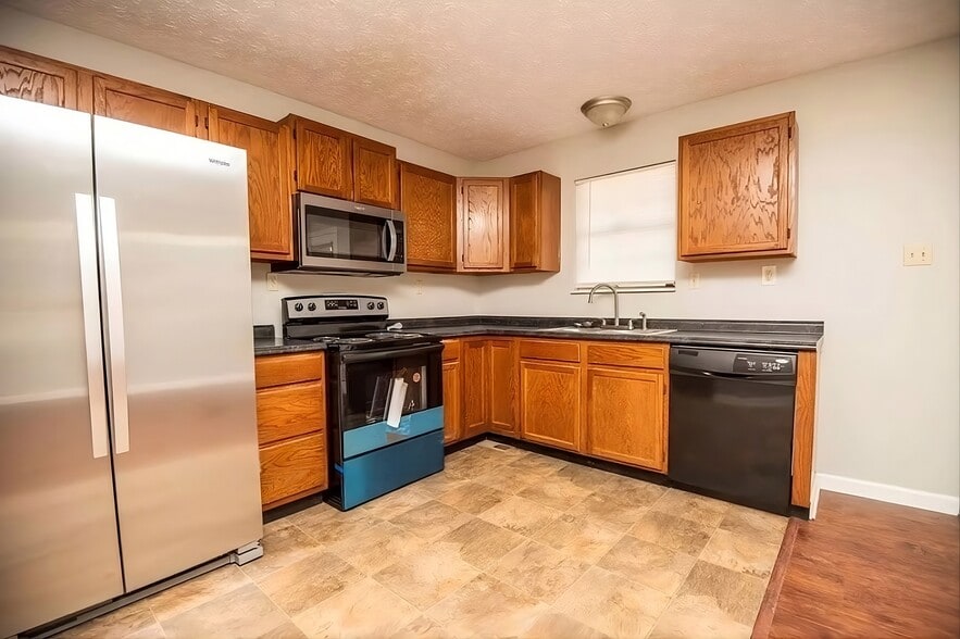 Building Photo - 2909 Selma Ave