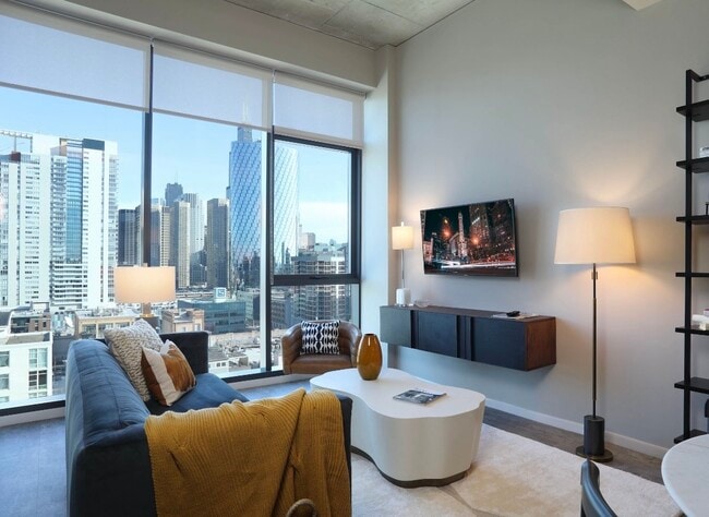 Building Photo - 900 W Washington Blvd