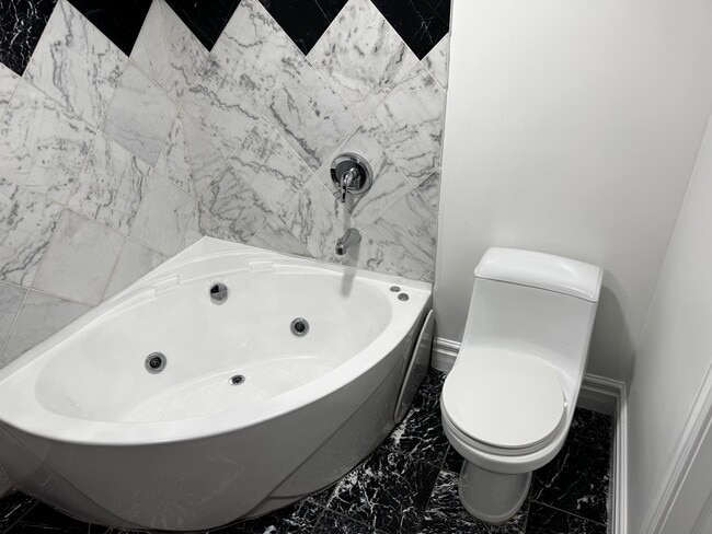 Building Photo - 4852 S Prairie Ave