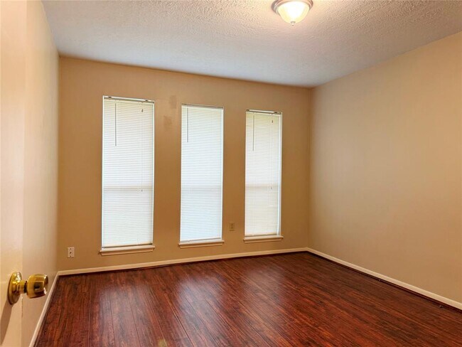 Building Photo - 13430 Exton Ln