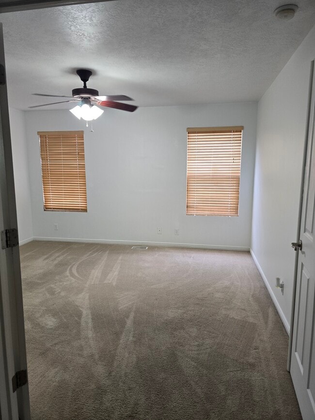 Building Photo - 13463 S Corbin Valley Dr