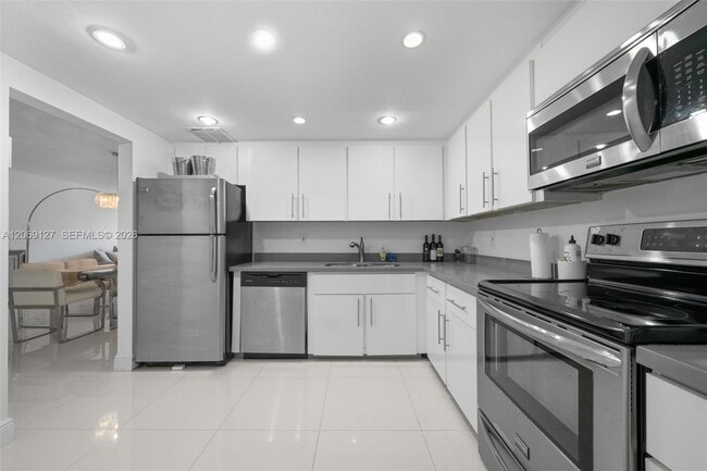 Building Photo - 9801 Collins Ave