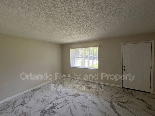 Building Photo - 4285 Solomon Dr