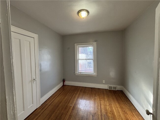 Building Photo - 95 Woodlawn St