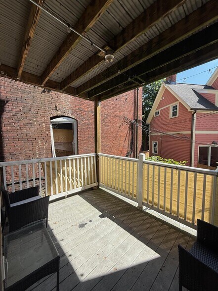 Building Photo - 8 Giles Park