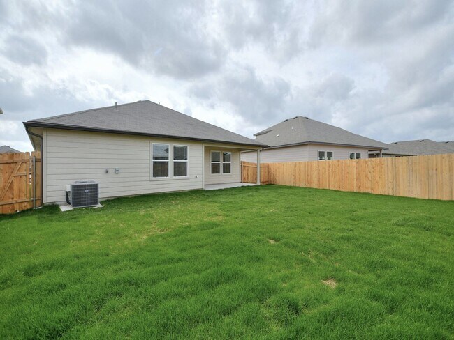 Building Photo - 4 BR/ 2 BA in Seguin - 1612 SF in Arroyo Ranch!