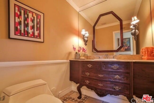 Building Photo - 4949 Palomar Dr