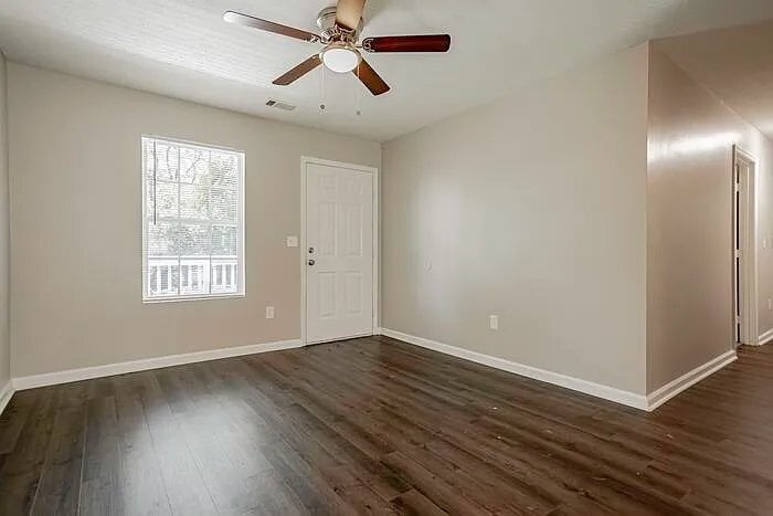 Building Photo - 1544 Holland Ave