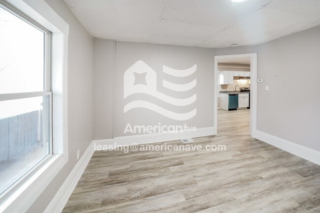 Building Photo - 593 Emerson St