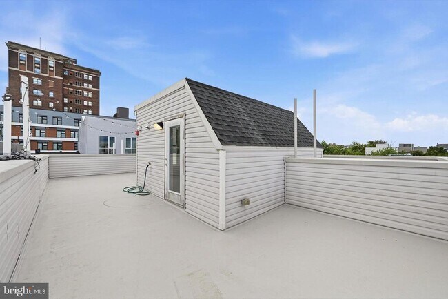 Building Photo - 1222 N 7th St