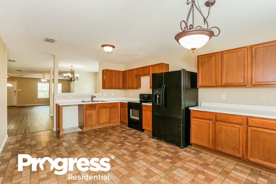Building Photo - 8410 River Bluffs Dr
