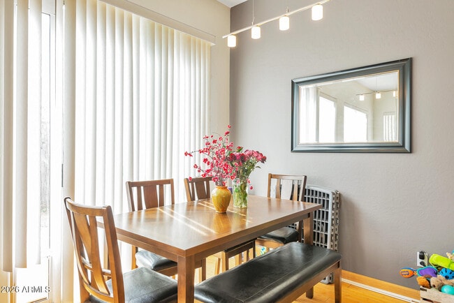 Building Photo - 2019 E Campbell Ave