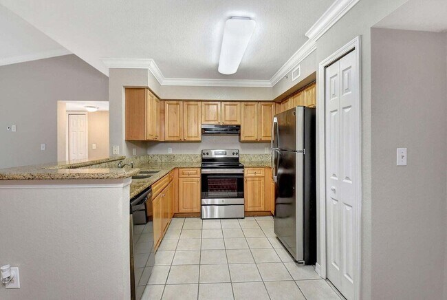 Building Photo - 15155 Michelangelo Blvd