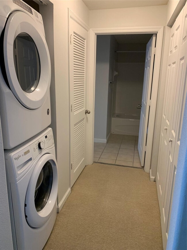 Building Photo - 533 NE 3rd Ave