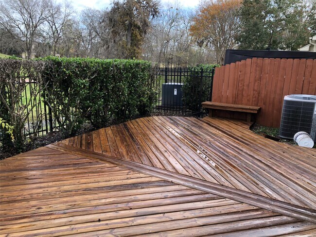 Building Photo - 2022 Ridge Wood Ln