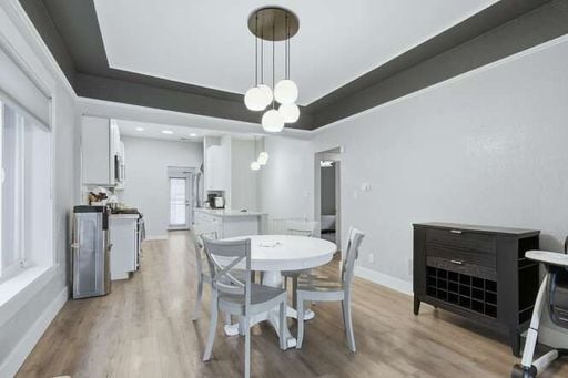 Building Photo - Beautiful 3 Bedroom Craftsman Bungalow Furnished or Unfurnished Available NOW!