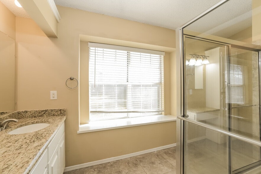 Building Photo - 616 Stoneridge Dr