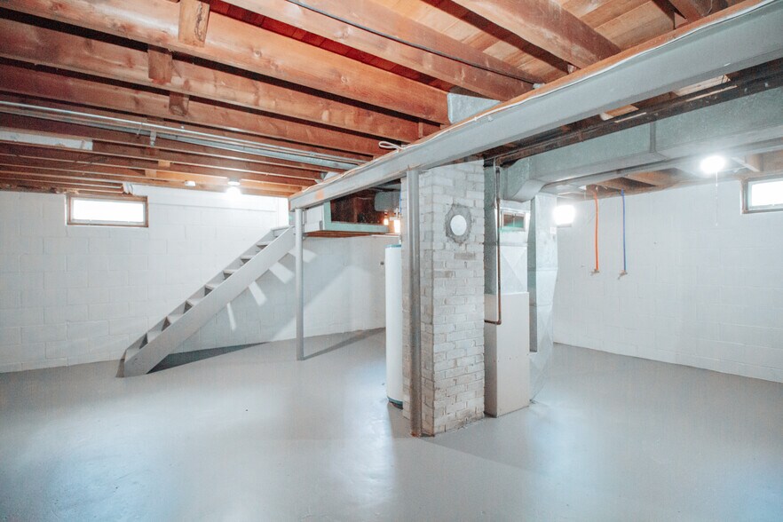Building Photo - 3518 Almeda Dr