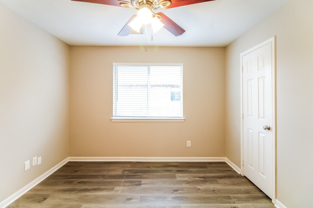 Building Photo - 410 Cedar Lake Dr