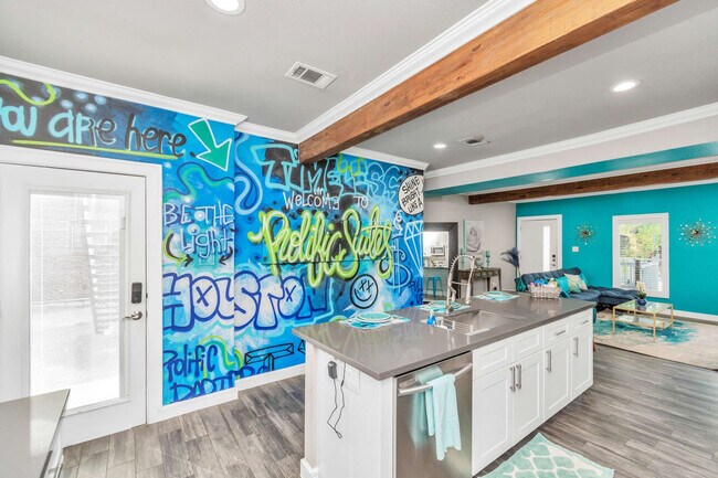 Building Photo - 2615 Arbor St