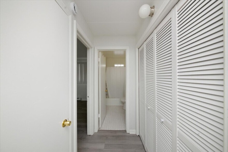 Building Photo - 100 Marlene Ct