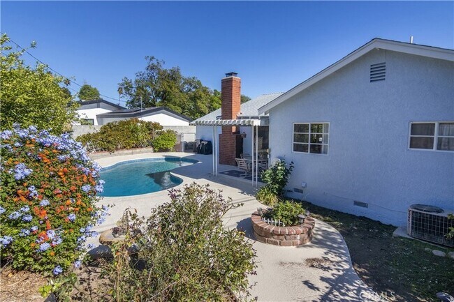 Building Photo - 11543 Swinton Ave