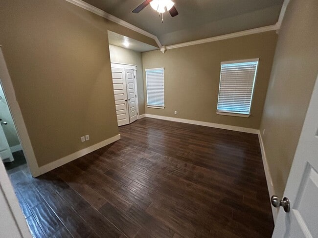 Building Photo - Napa Cottages