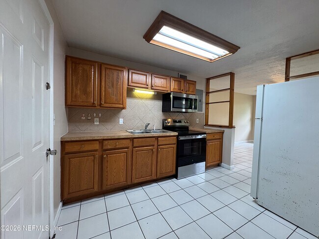 Building Photo - 4464 Spring Glen Rd